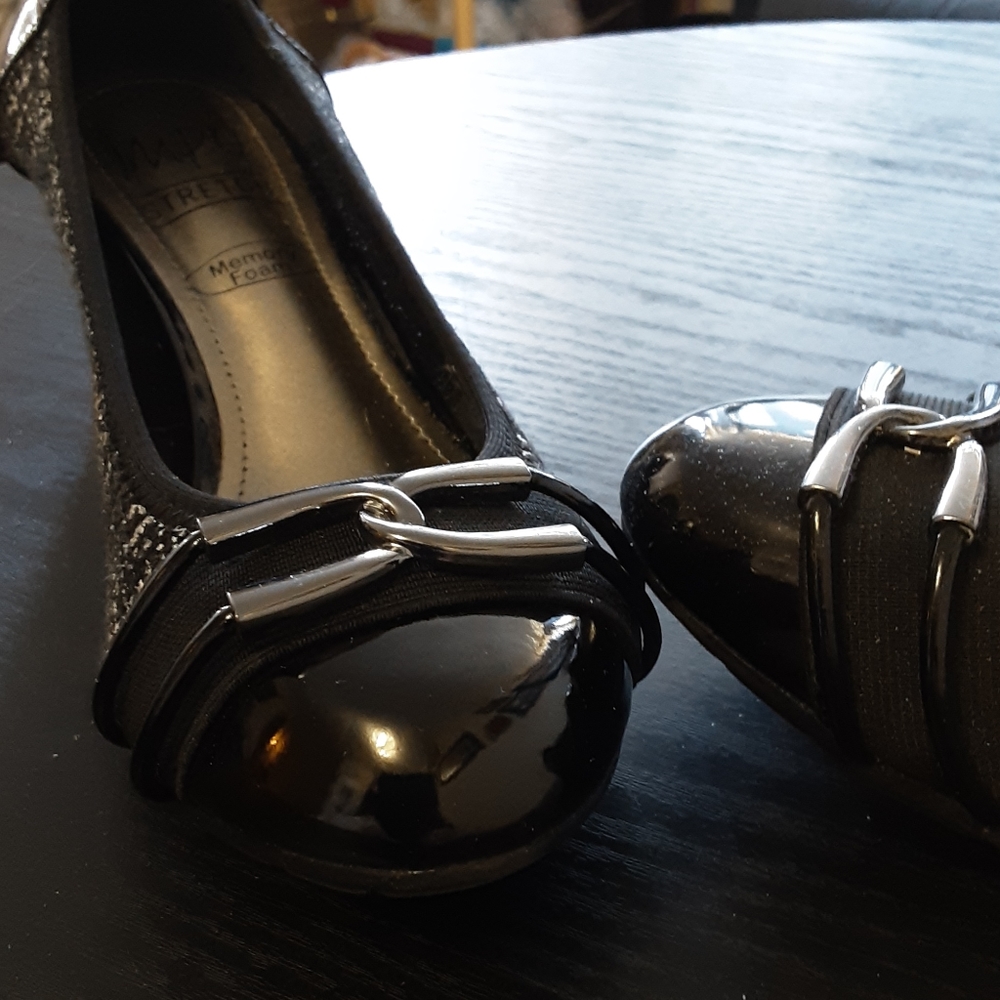 Women's shoes